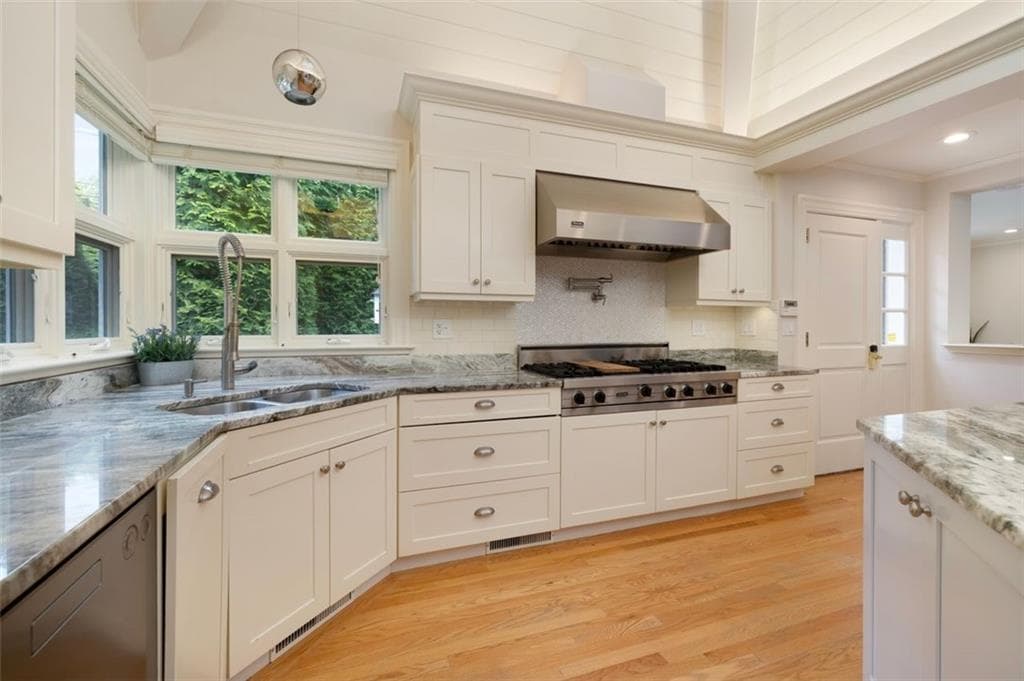 30 Angell Court photo 11