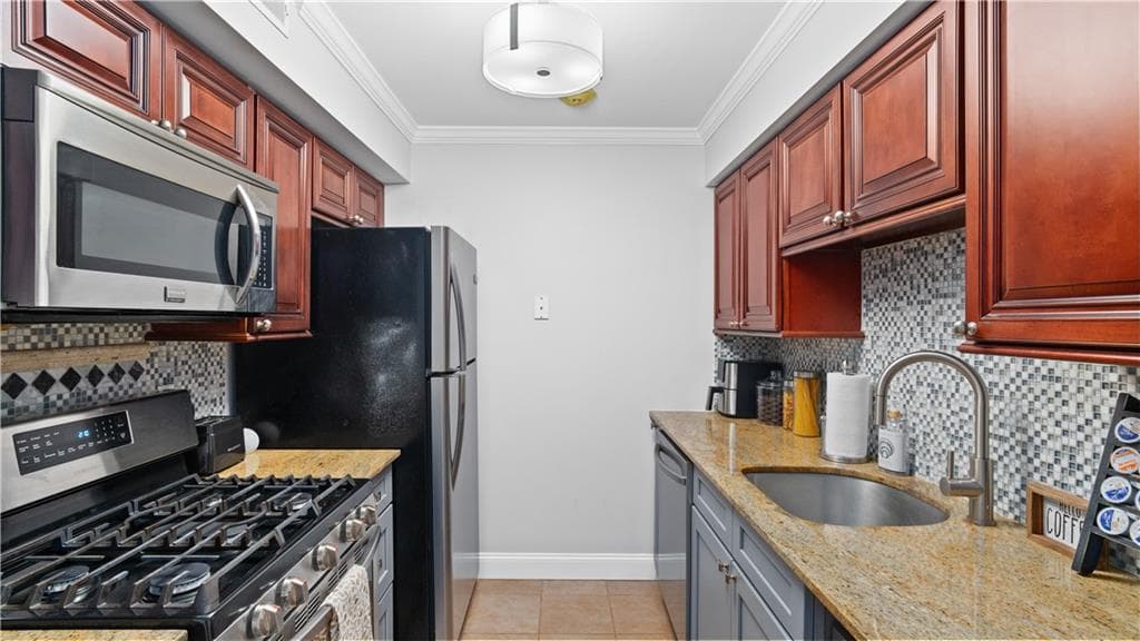 131 Fordson Avenue UNIT 4 photo 11