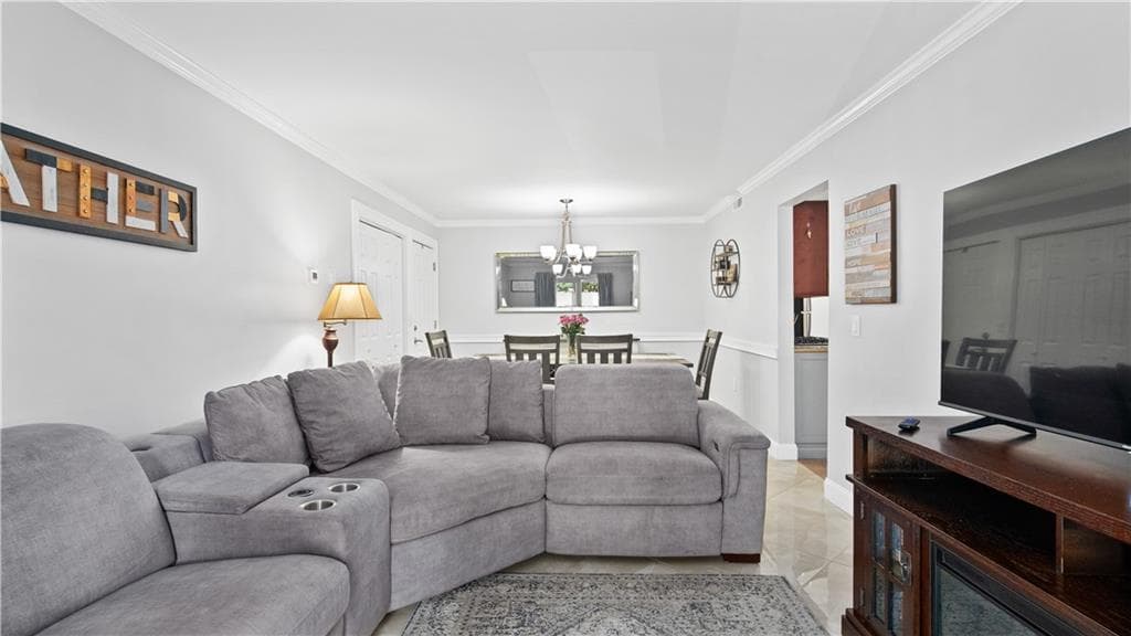 131 Fordson Avenue UNIT 4 photo 4