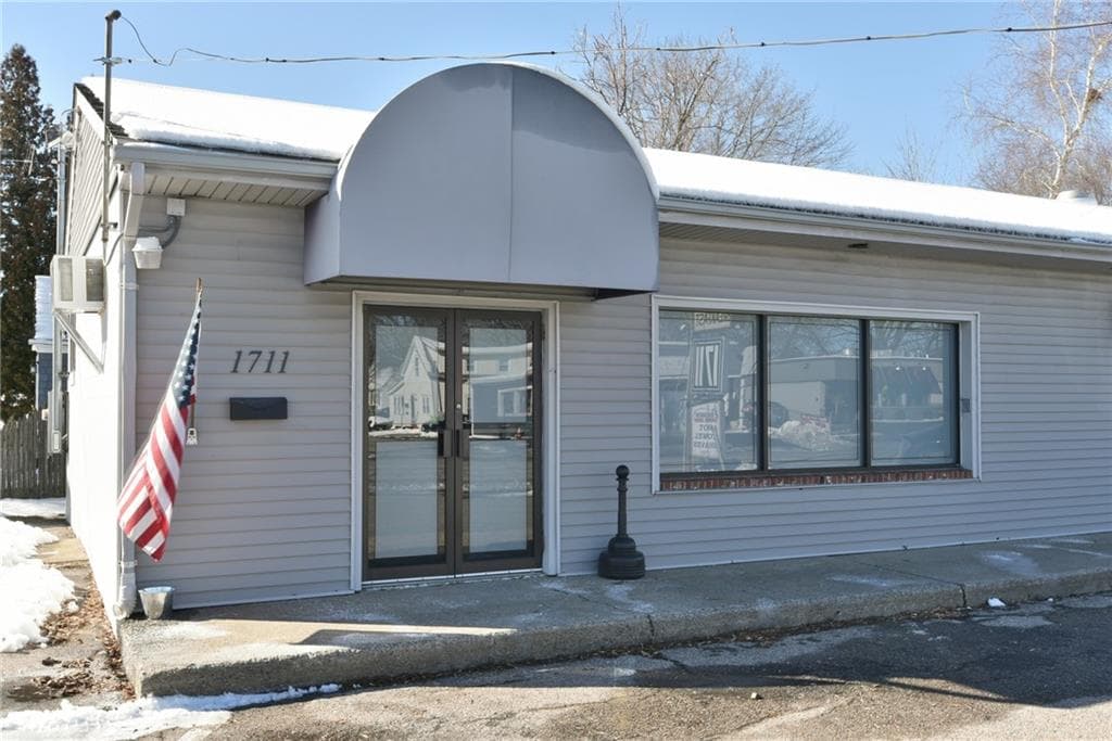 1709 Warwick Avenue UNIT A photo 6