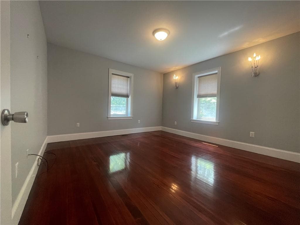 1746 Lonsdale Avenue UNIT A photo 13
