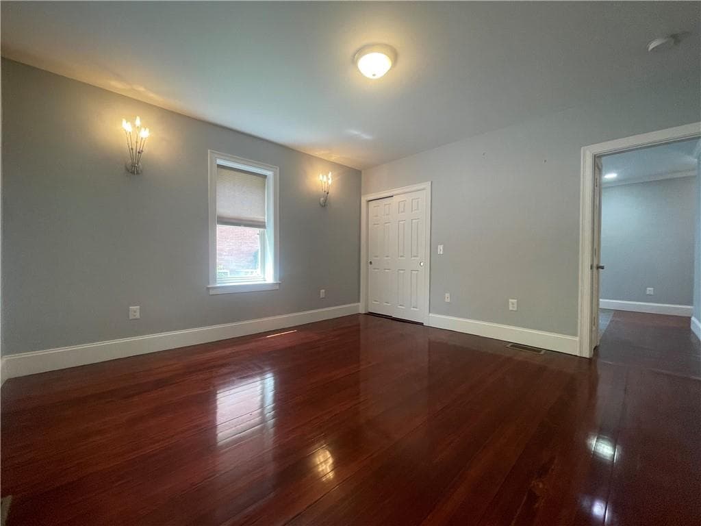 1746 Lonsdale Avenue UNIT A photo 14