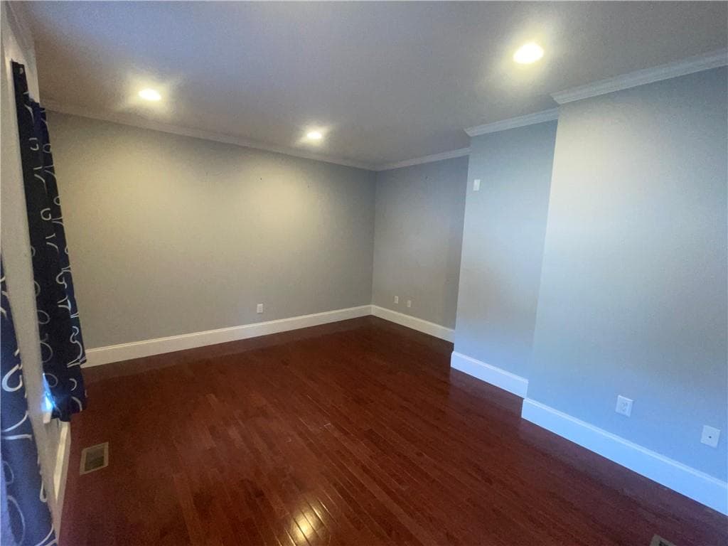 1746 Lonsdale Avenue UNIT A photo 8
