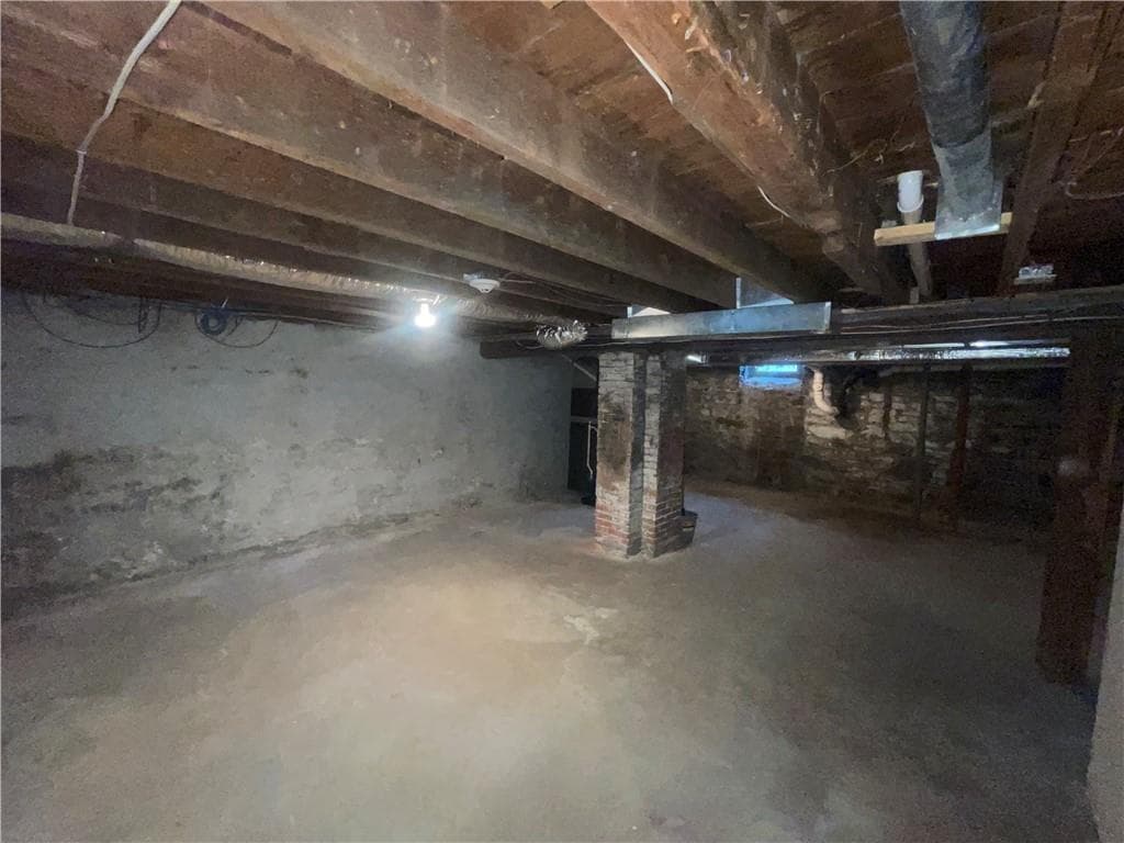 1746 Lonsdale Avenue UNIT A photo 21