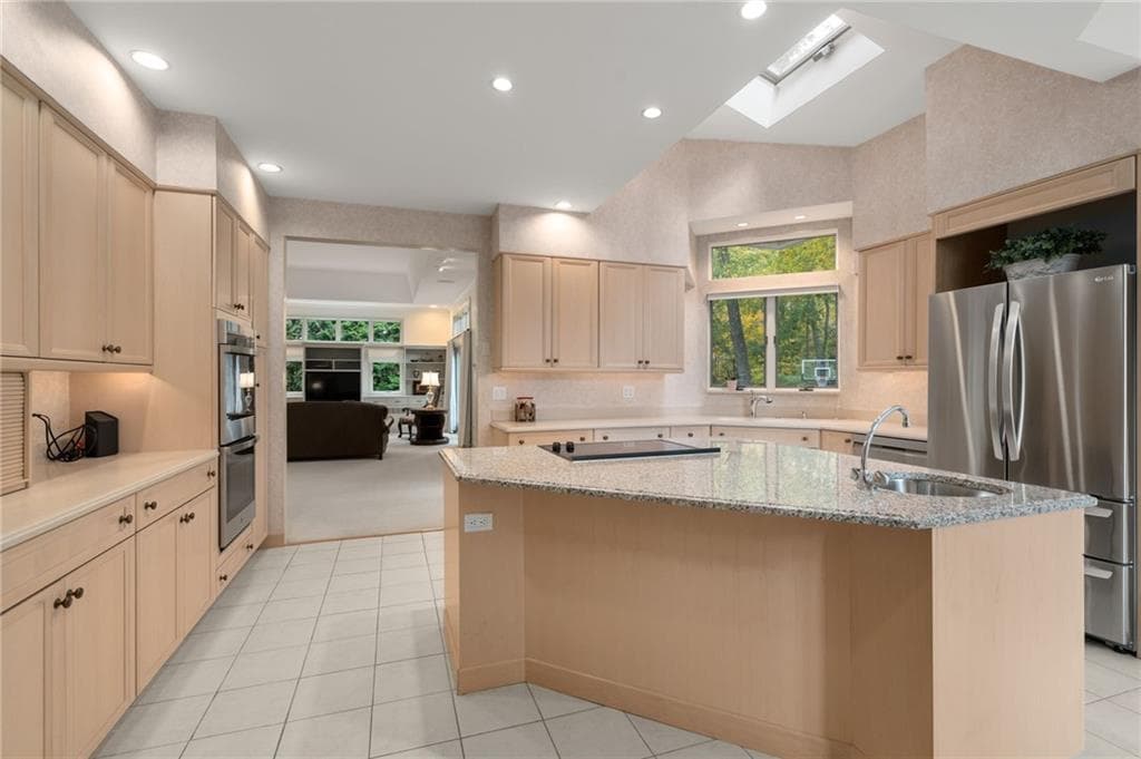 7 Oak Tree Lane photo 8