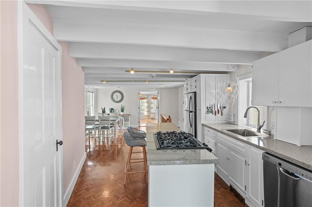 Single Family Residence at 26 Franklin Street, Newport, photo 10 of 41