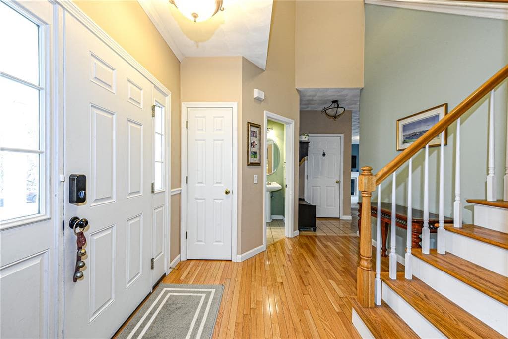 Single Family Residence at 394 Westmoreland Lane, North Kingstown, photo 6 of 43