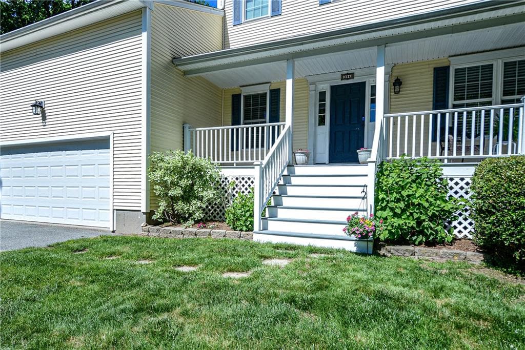 Single Family Residence at 394 Westmoreland Lane, North Kingstown, photo 3 of 43