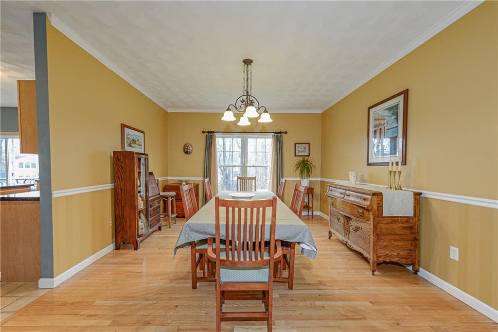 Single Family Residence at 394 Westmoreland Lane, North Kingstown, photo 11 of 43