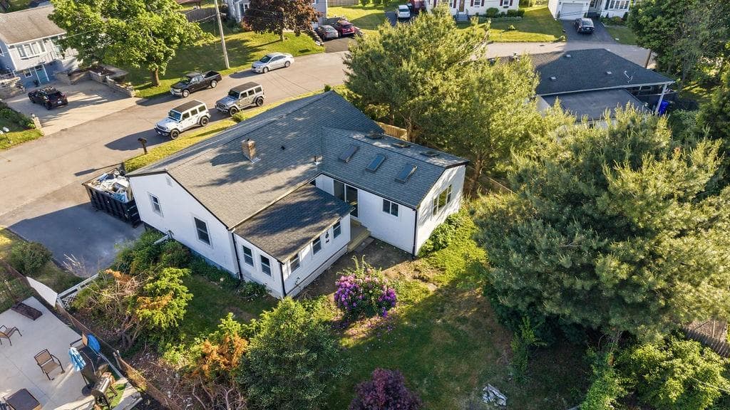 Single Family Residence at 9 San Juan Drive, Bristol, photo 31 of 37
