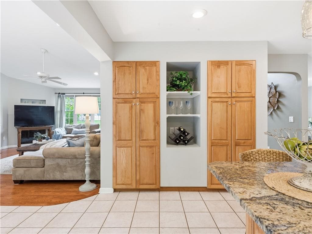 48 Hummingbird Lane photo 13