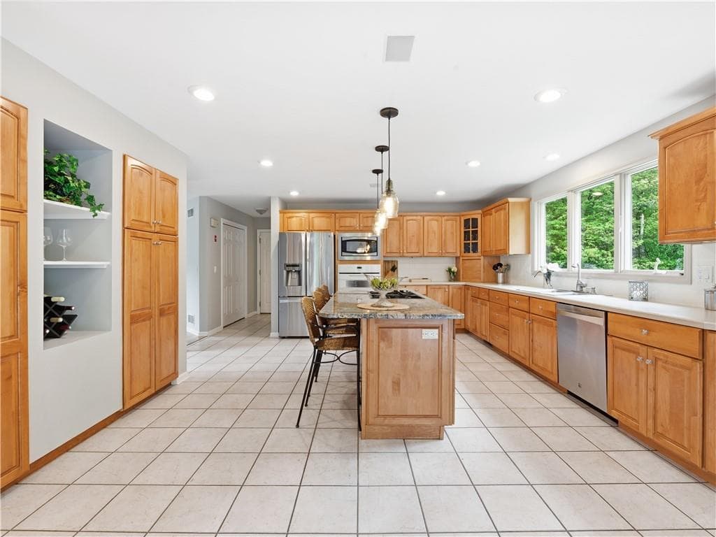 48 Hummingbird Lane photo 17