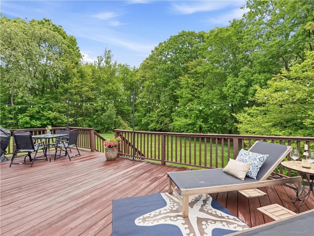 48 Hummingbird Lane photo 43