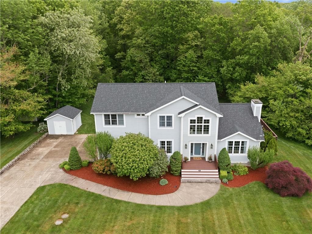48 Hummingbird Lane