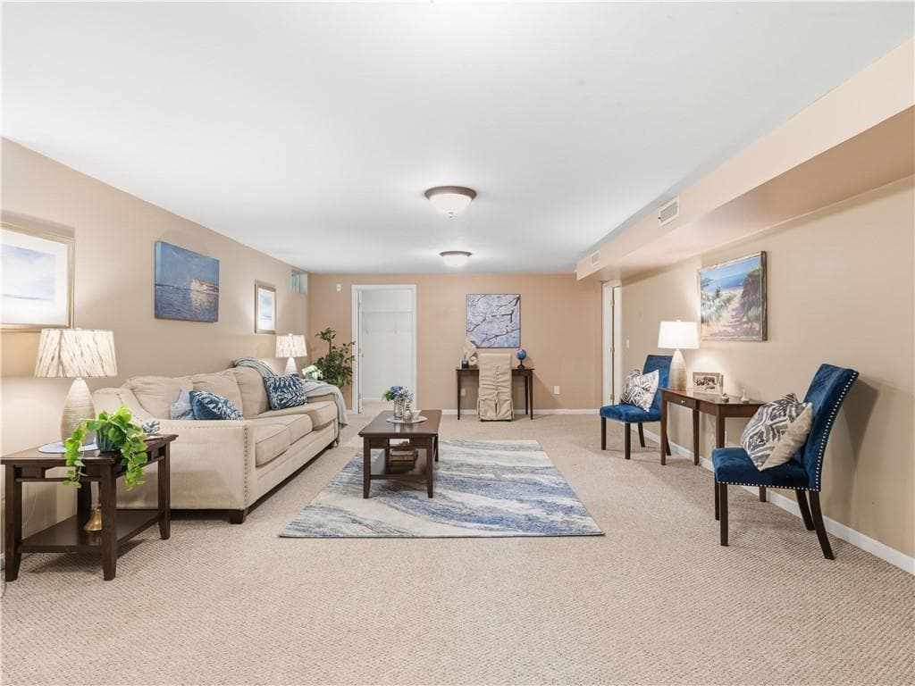 48 Hummingbird Lane photo 33