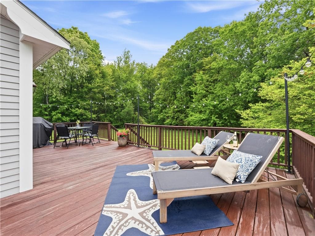 48 Hummingbird Lane photo 40