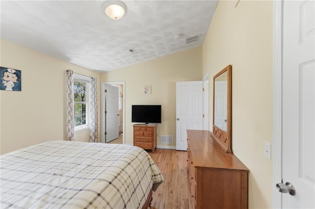 48 Harris Avenue photo 13