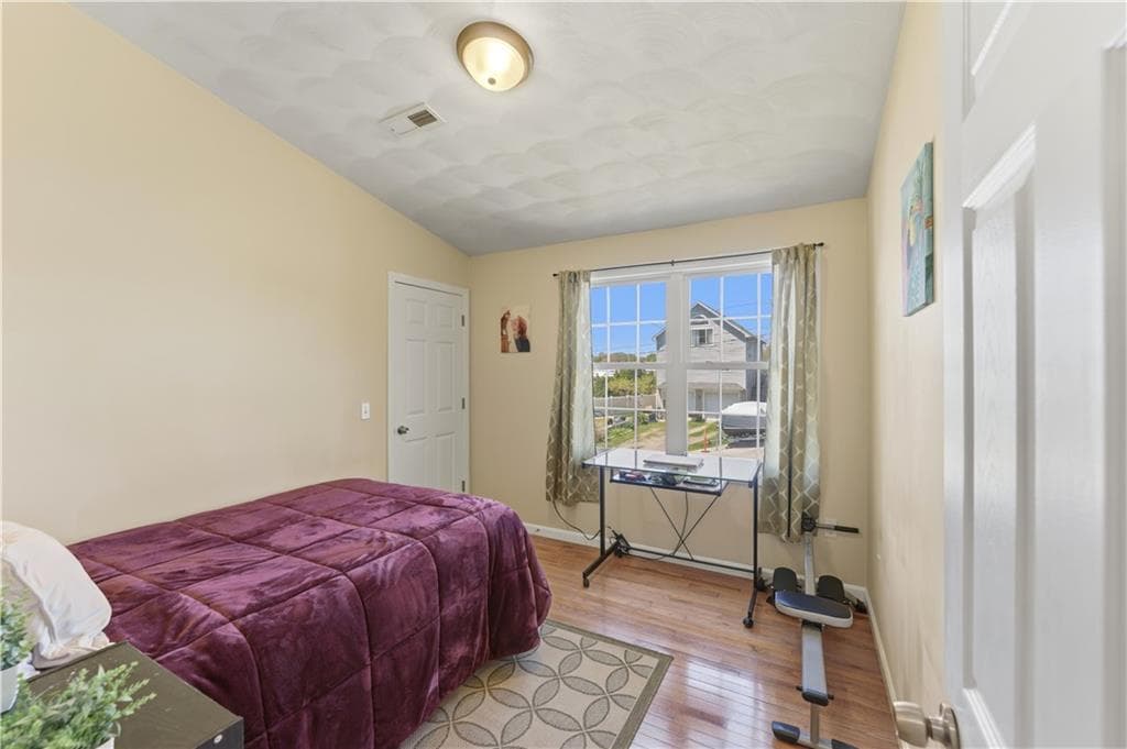 48 Harris Avenue photo 17
