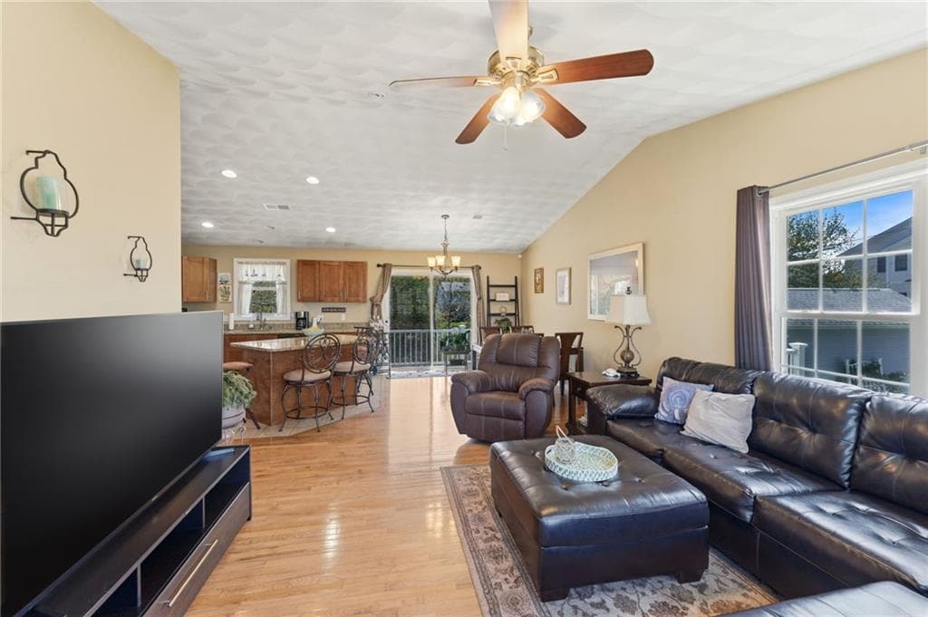 48 Harris Avenue photo 5