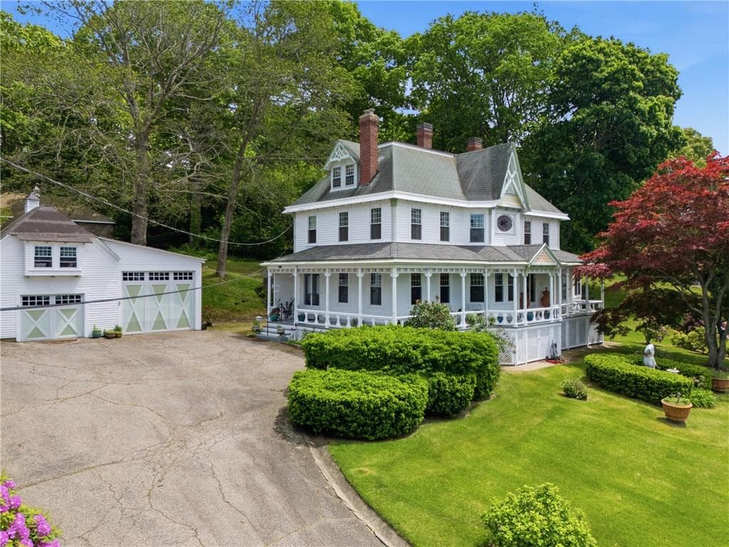Single Family Residence at 1660 Main Road, Tiverton, photo 3 of 50