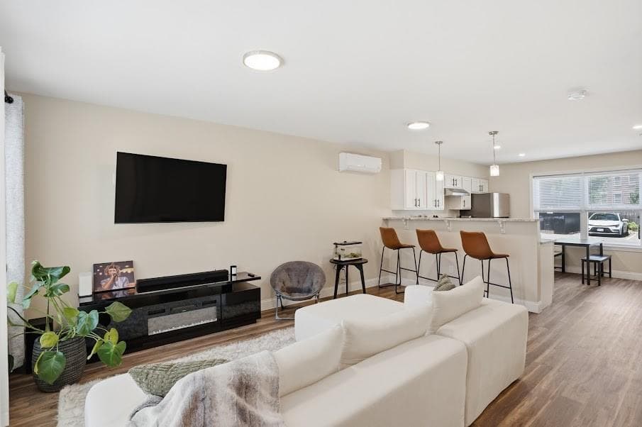 50 MAVIS Street UNIT 1 photo 4