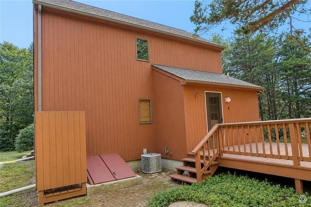 56 Lakeside Drive photo 4