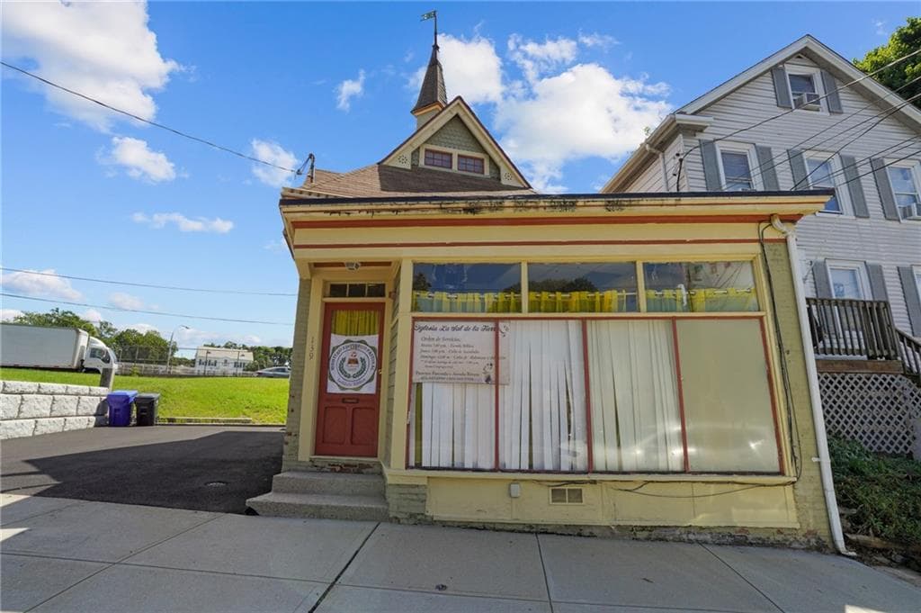 139 Broadway photo 13