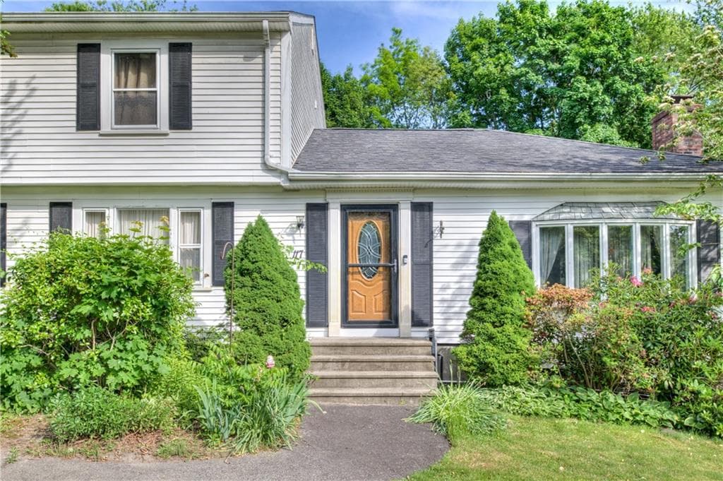 Single Family Residence at 117 Bulgarmarsh Road, Tiverton, photo 5 of 41