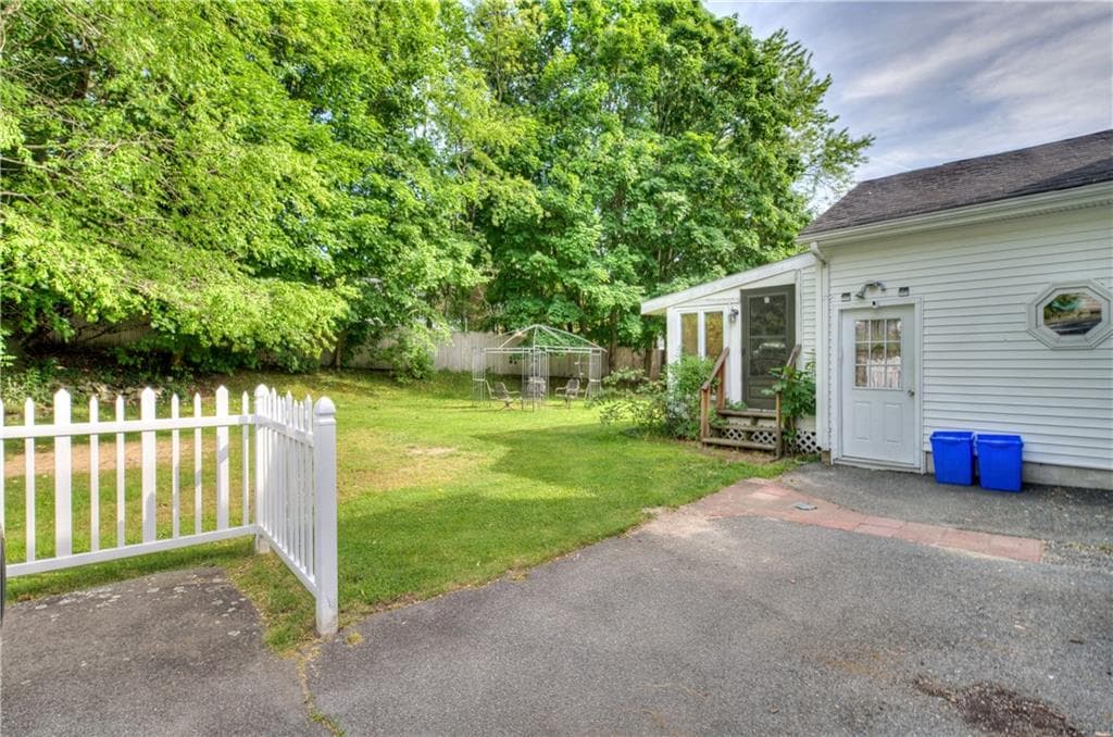 Single Family Residence at 117 Bulgarmarsh Road, Tiverton, photo 30 of 41