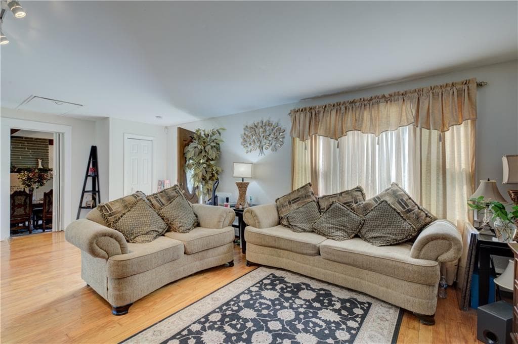 Single Family Residence at 117 Bulgarmarsh Road, Tiverton, photo 10 of 41