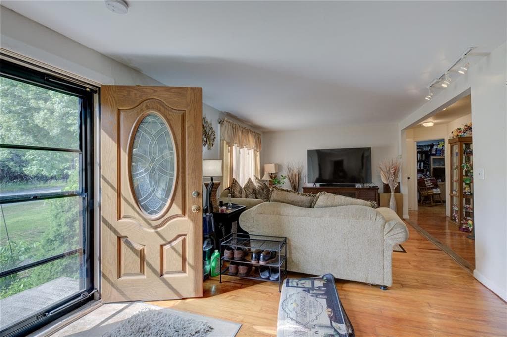 Single Family Residence at 117 Bulgarmarsh Road, Tiverton, photo 8 of 41