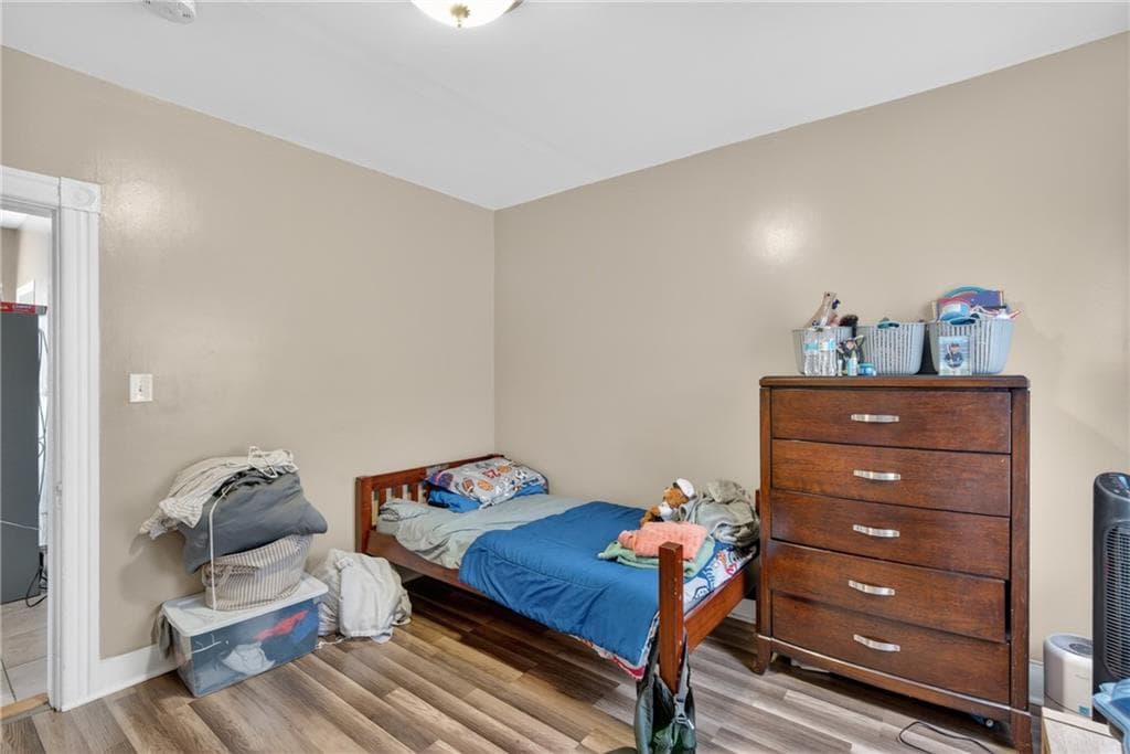 142 Richard Street photo 17