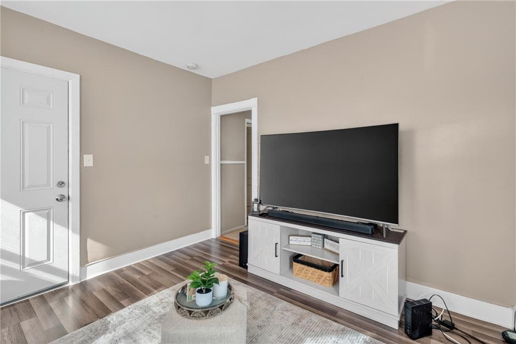 142 Richard Street photo 16