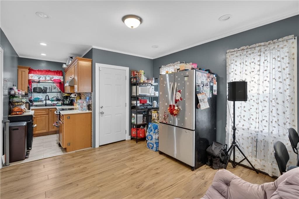 142 Richard Street photo 14