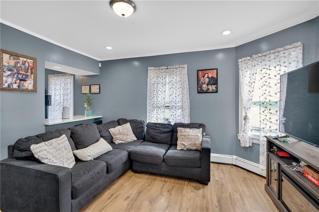142 Richard Street photo 11