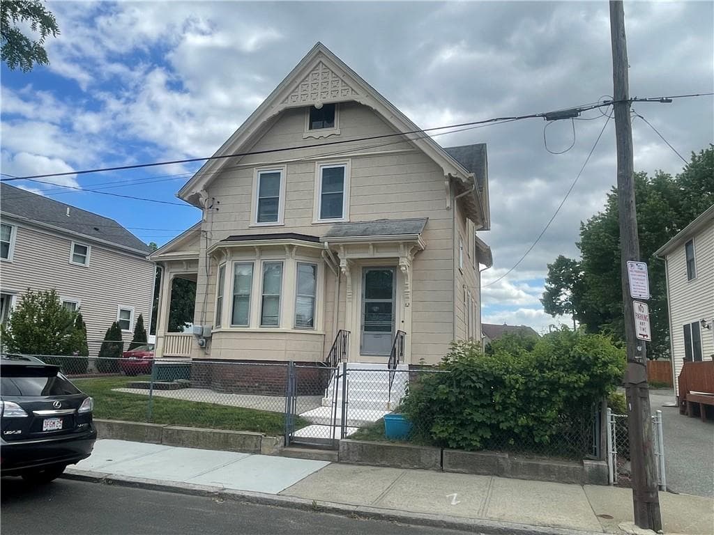 Single Family Residence at 82 Jefferson Avenue, Pawtucket, photo 2 of 40