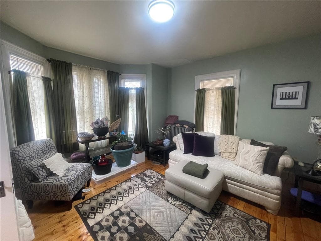 Single Family Residence at 82 Jefferson Avenue, Pawtucket, photo 5 of 40