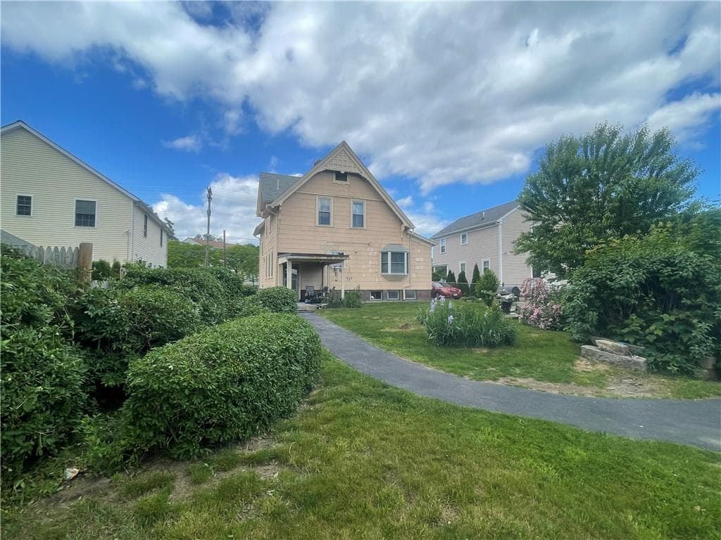 Single Family Residence at 82 Jefferson Avenue, Pawtucket, photo 38 of 40