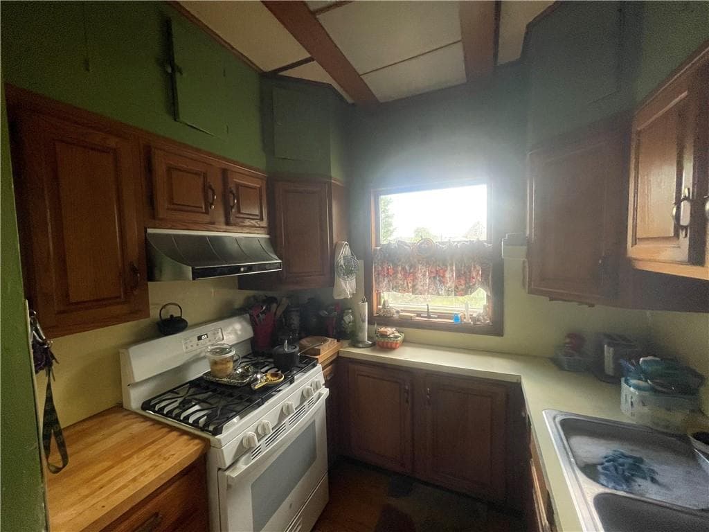 Single Family Residence at 82 Jefferson Avenue, Pawtucket, photo 14 of 40