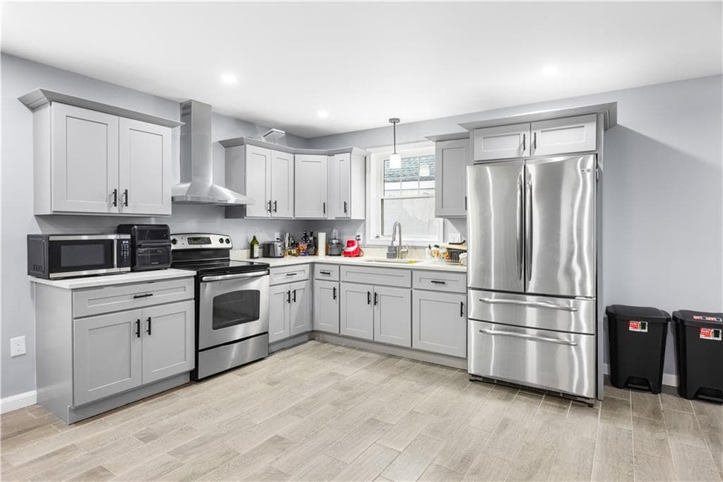 Multi Family at 872 Branch Avenue, Providence, photo 10 of 42