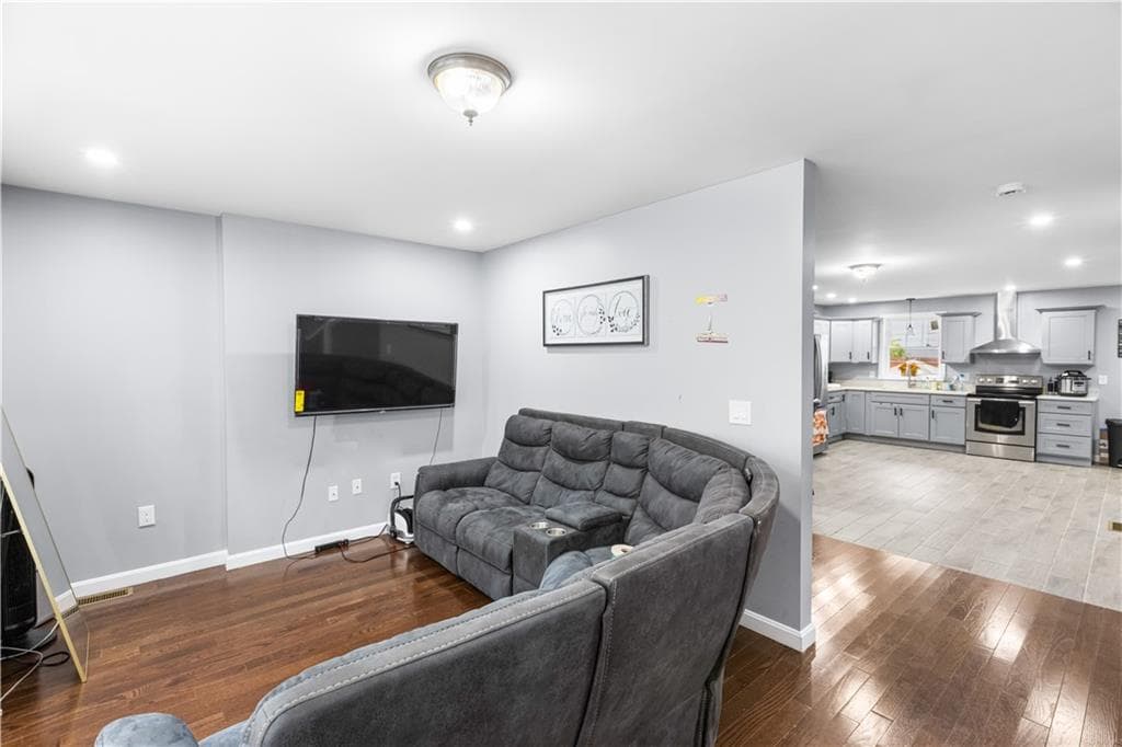 Multi Family at 872 Branch Avenue, Providence, photo 33 of 42