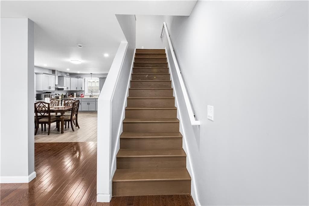Multi Family at 872 Branch Avenue, Providence, photo 18 of 42