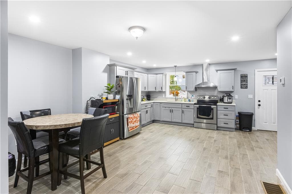 Multi Family at 872 Branch Avenue, Providence, photo 31 of 42