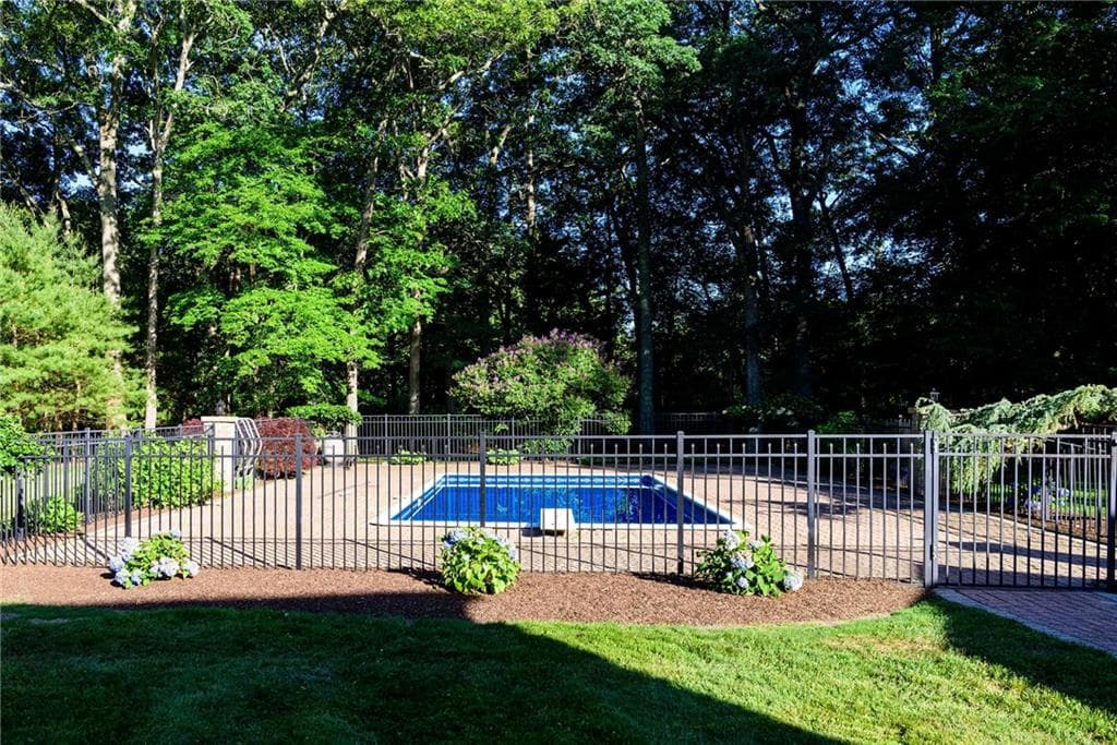 680 Fletcher Road photo 7