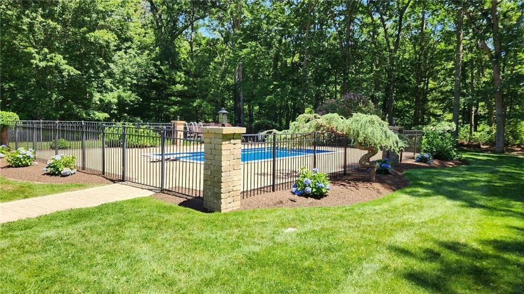 680 Fletcher Road photo 9