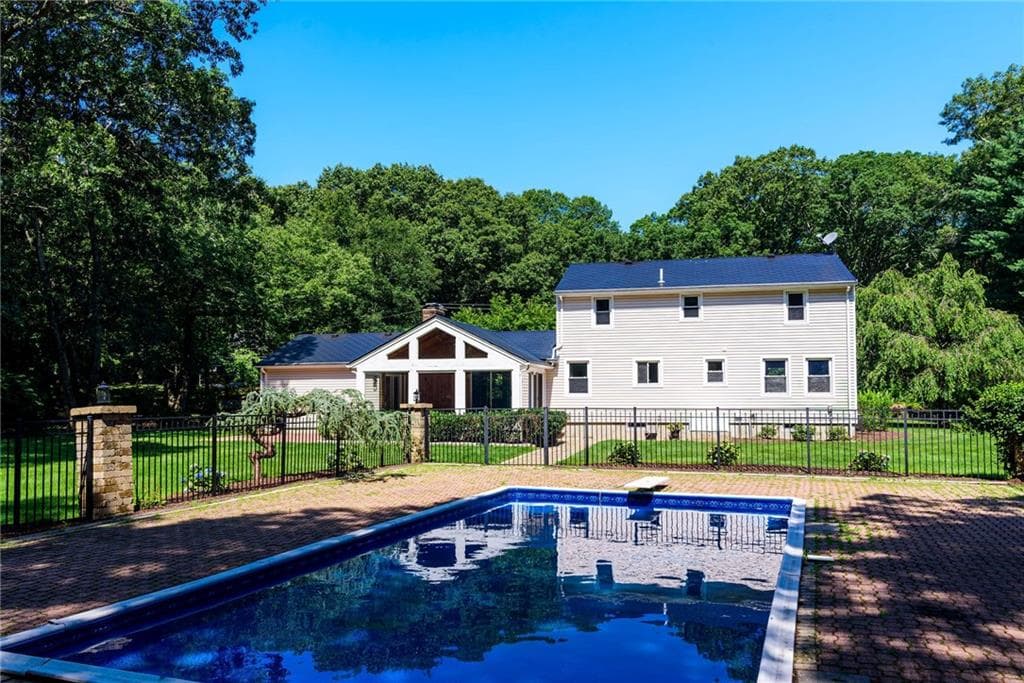 680 Fletcher Road photo 4