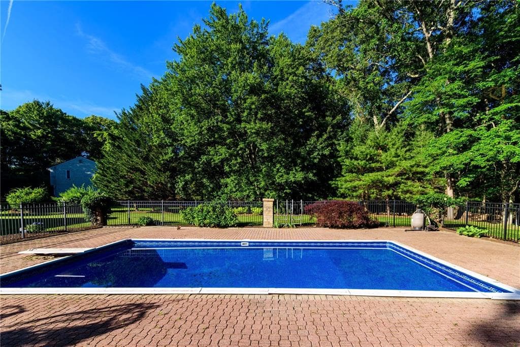 680 Fletcher Road photo 8