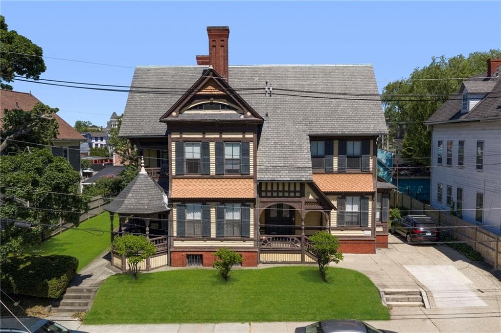 20 Bainbridge Avenue