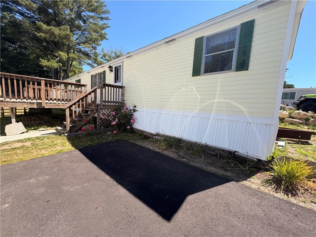 31 Foxtrot Drive photo 4