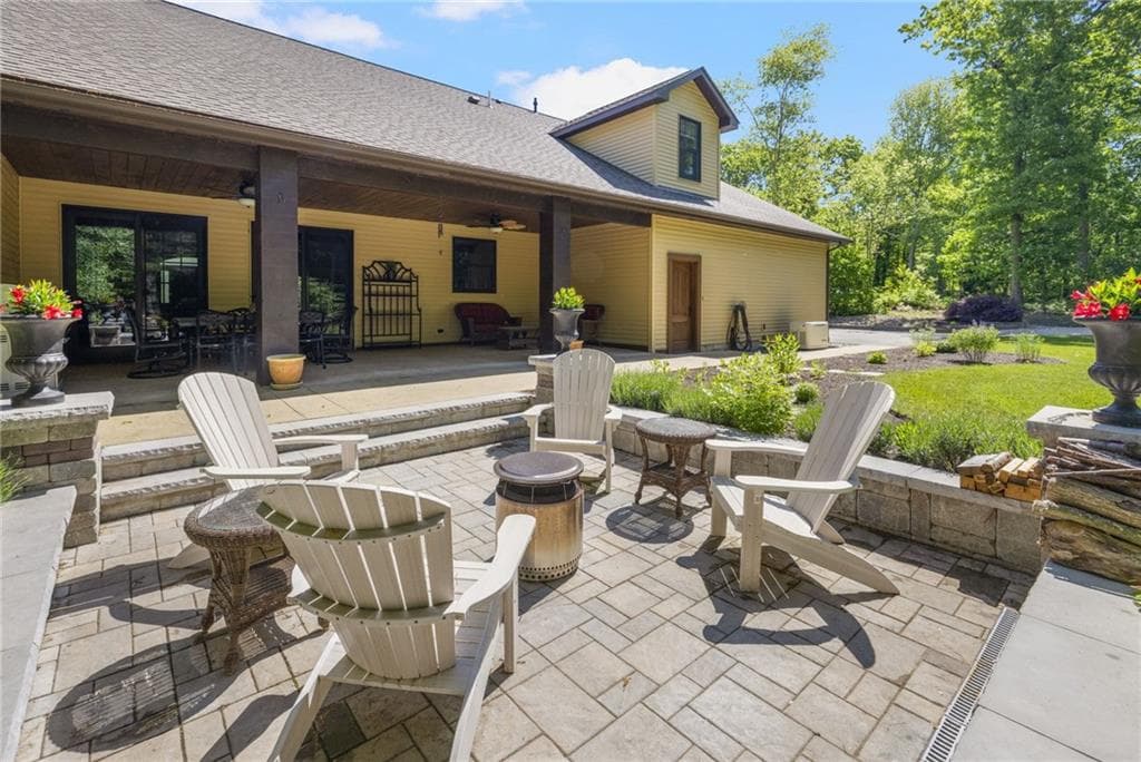 19 Blacksburt Court photo 6